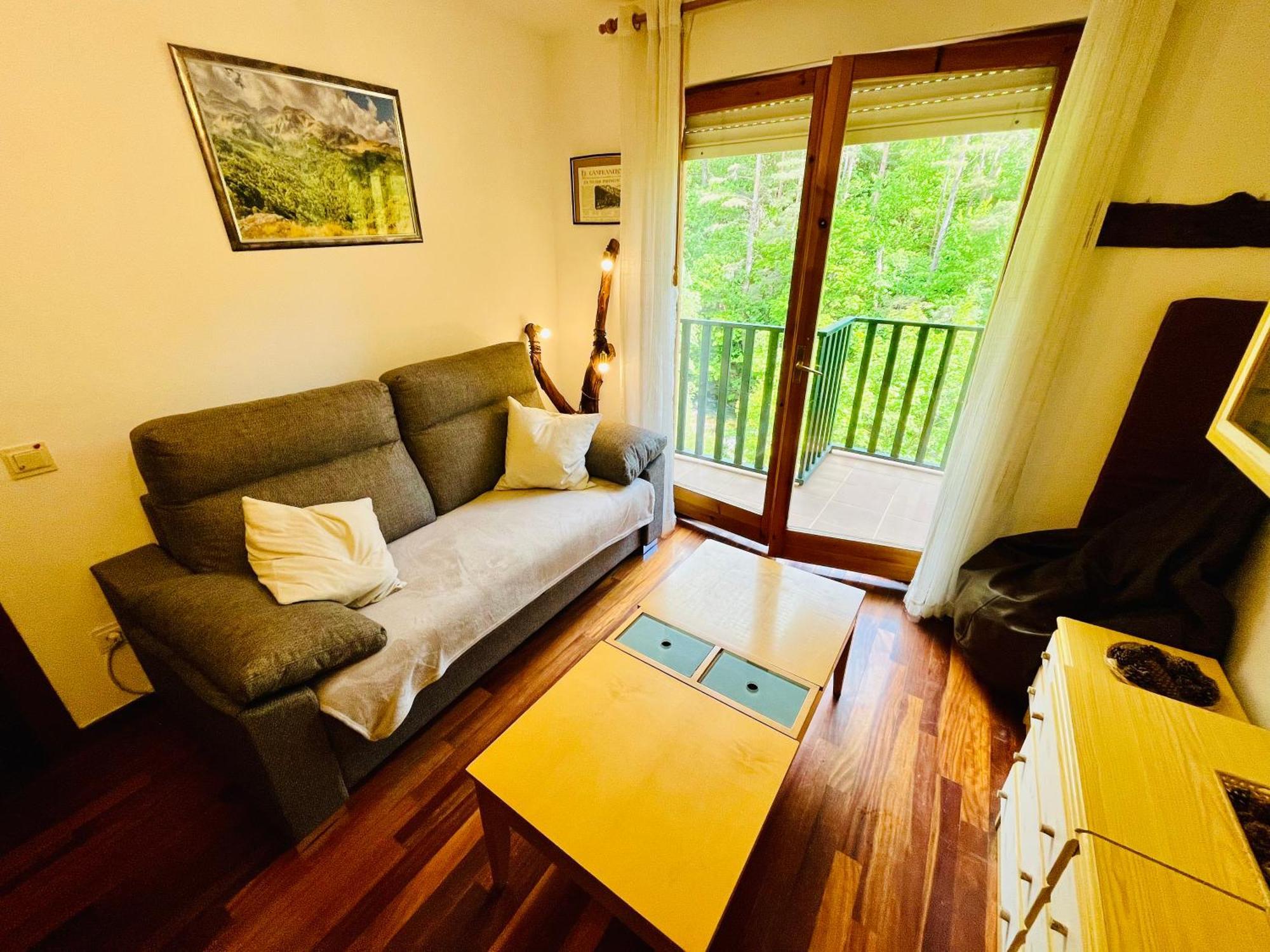 Apartment El Refugio De La Ardilla, Canfranc-estacion